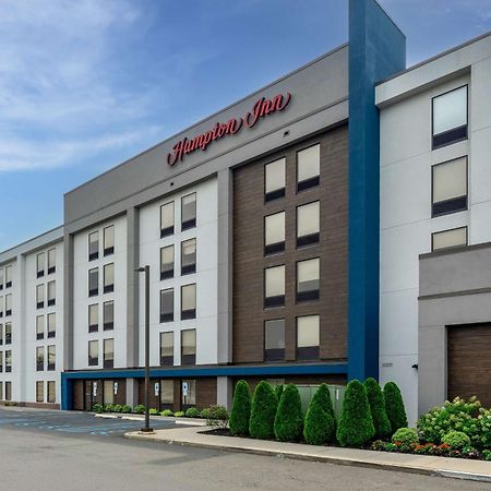 Hampton Inn Вудбридж Экстерьер фото